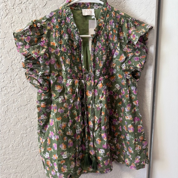 NWT Fate Green Floral Blouse with Ruffle Details Size Medium - Picture 3 of 9
